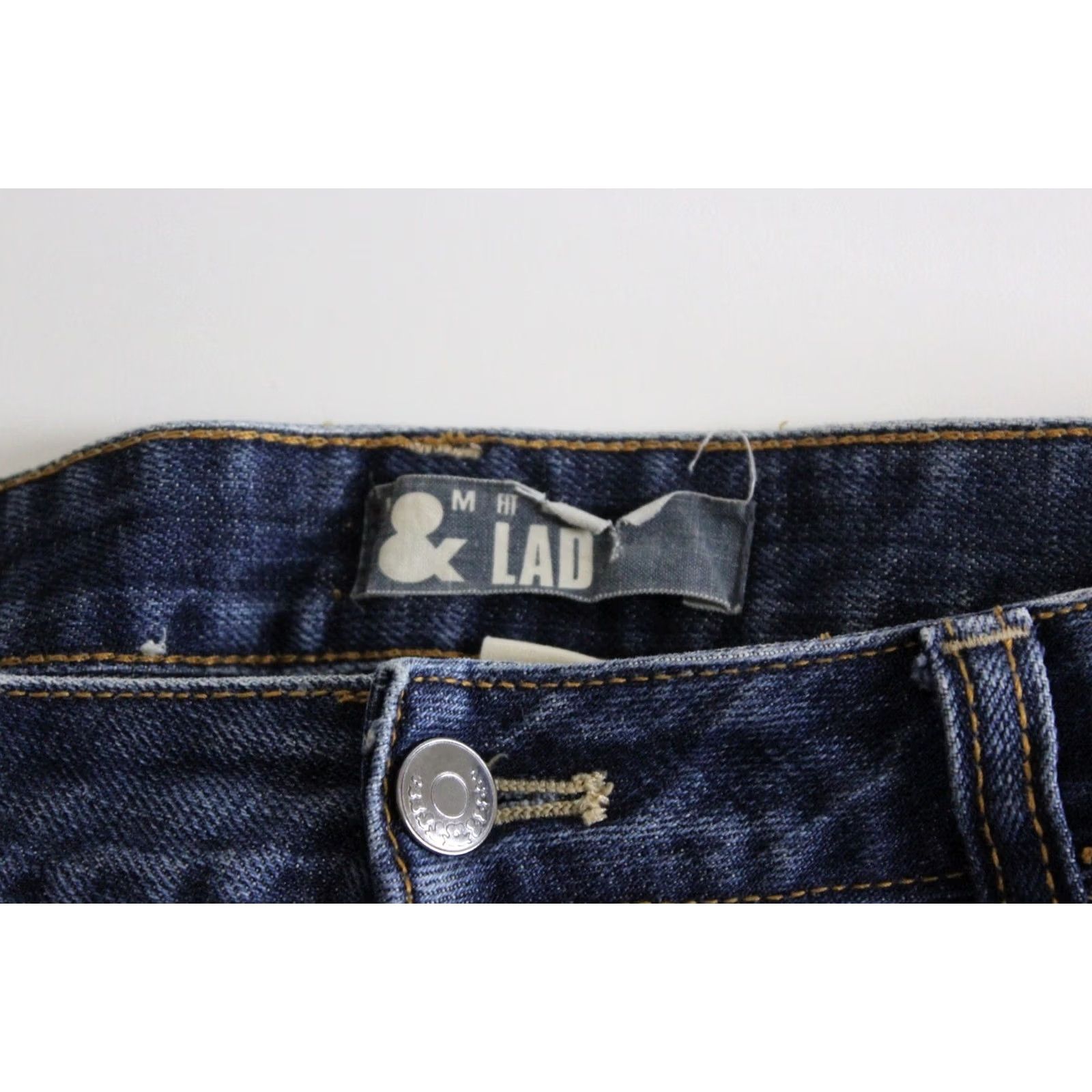 H&M H & M Distressed Denim Jeans Pants 32 x 27 Men Pants Multicolor 32 Inseam 27 In Regular XS- XL Style: Pants Mens Size US 32 / EU 48 - 2 Thumbnail