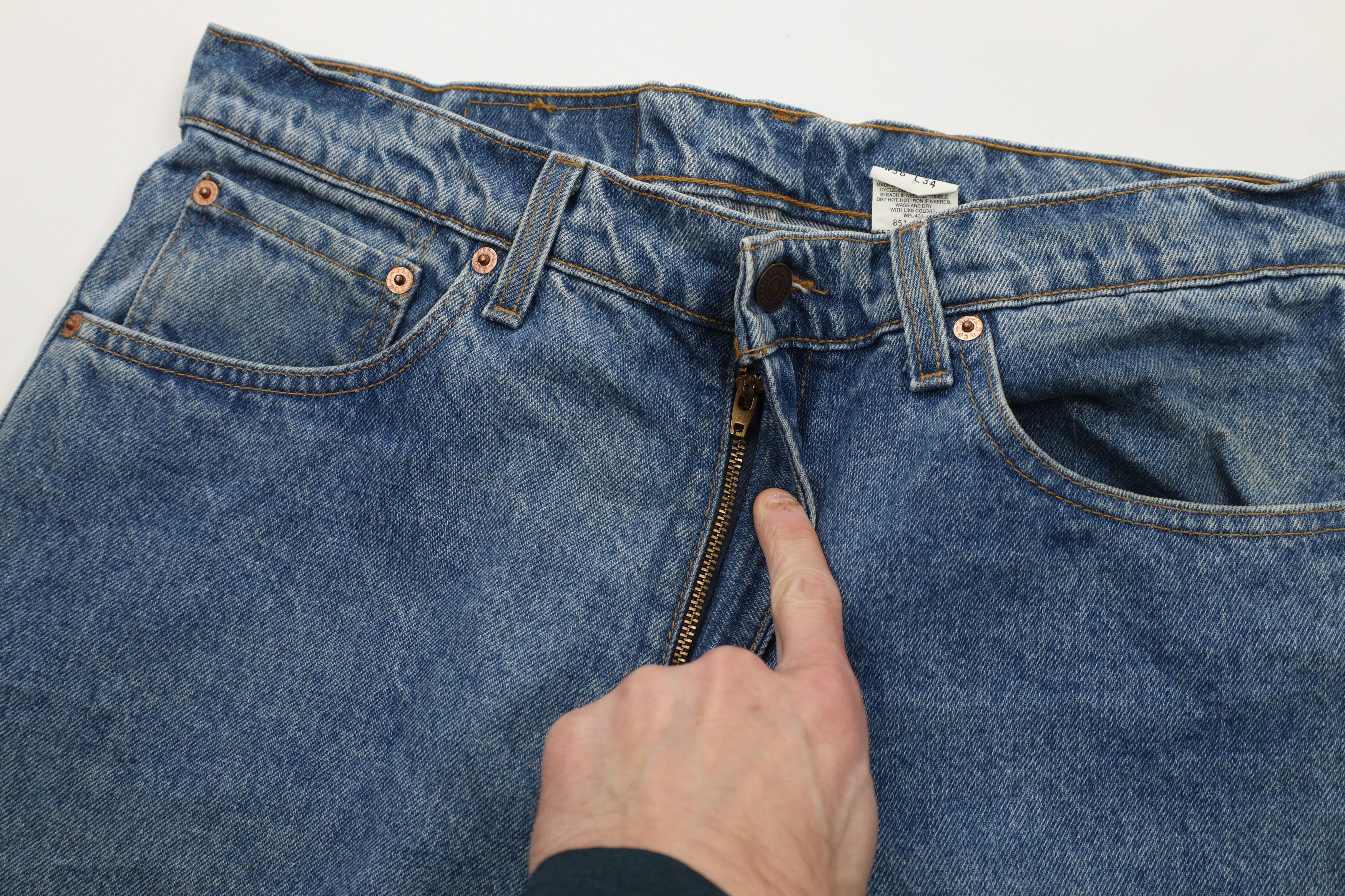 Levi's Vintage 90s Levis 550 Fit Denim Jeans Blue Cotton USA Size US 36 / EU 52 - 9 Thumbnail