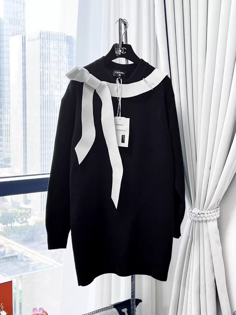 Chanel Chanel White three-dimensional twisting bow long-sleeved k Size S / US 4 / IT 40 - 1 Thumbnail
