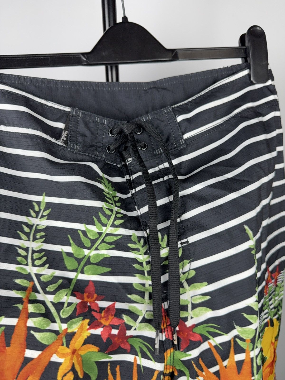 Quiksilver 00s Quiksilver Tropical Floral Surf Board Shorts Size 34 Size US 34 / EU 50 - 6 Thumbnail