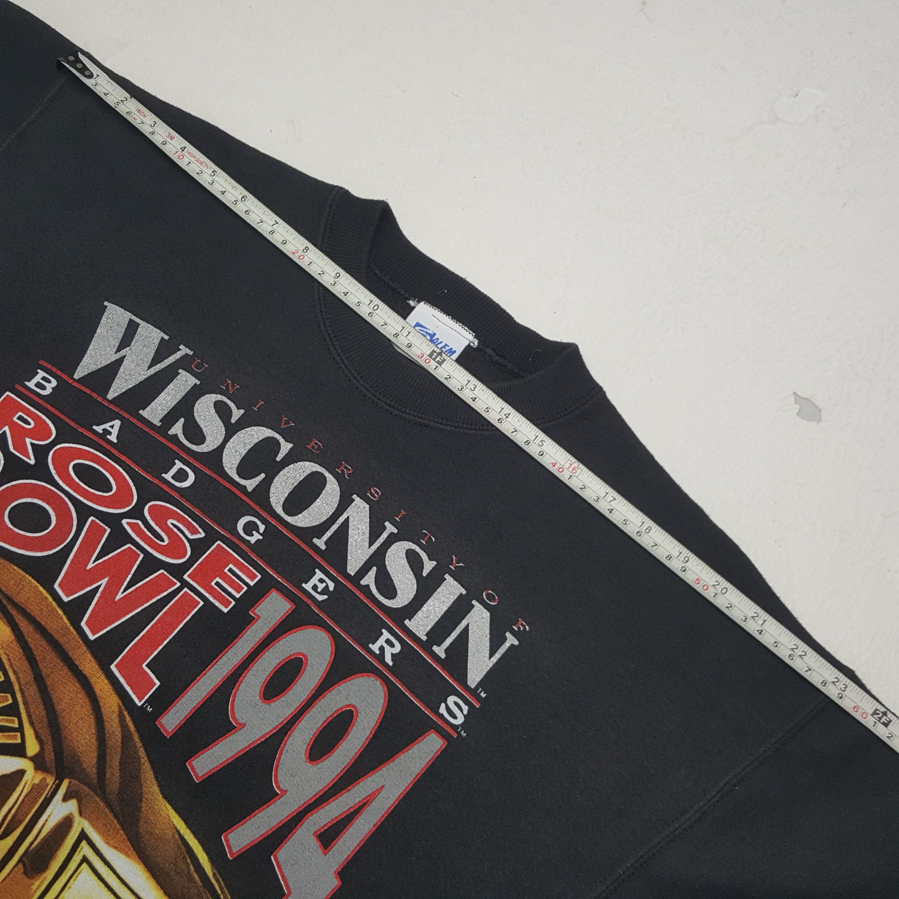 Salem Sportswear × Vintage Vintage University Of Wisconsin Rose Bowl 1994 Sweatshirt Size US M / EU 48-50 / 2 - 5 Thumbnail