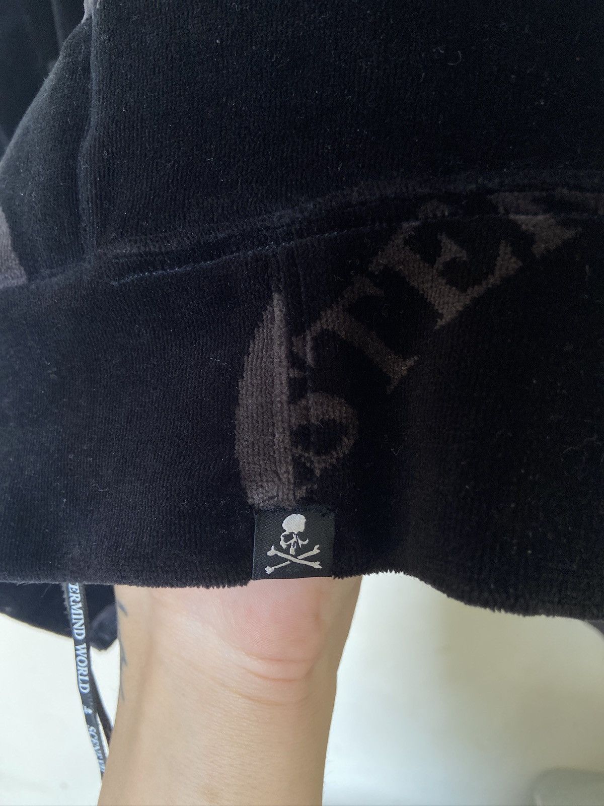 Mastermind Japan MASTERMIND WORLD skull print velour track jacket size M Size US M / EU 48-50 / 2 - 13 Thumbnail