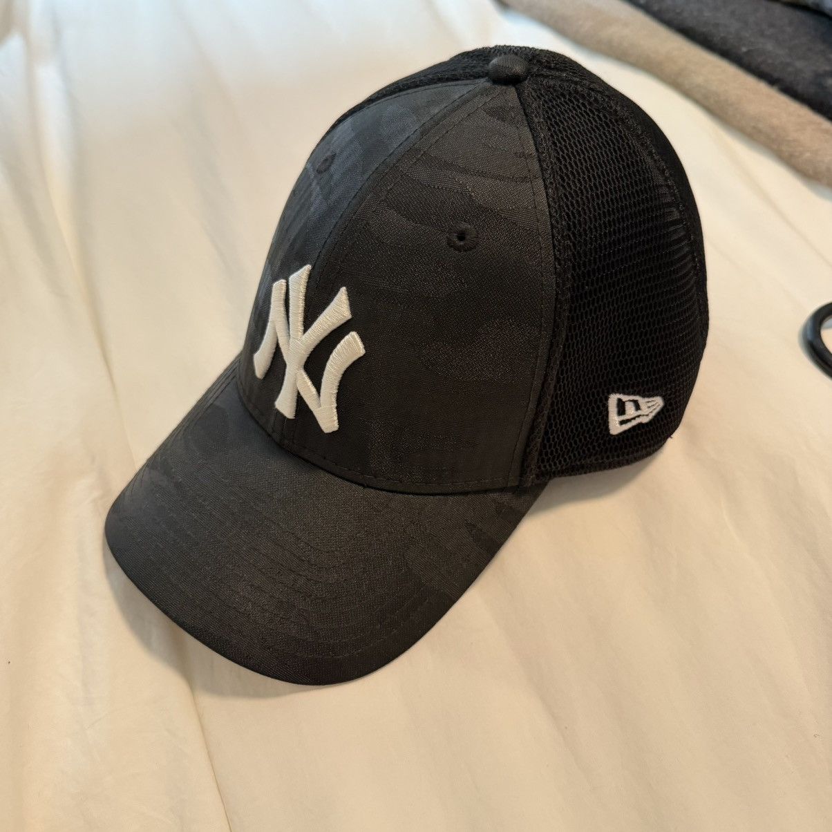 New Era New without tags camo Yankees hat Size ONE SIZE - 1 Thumbnail