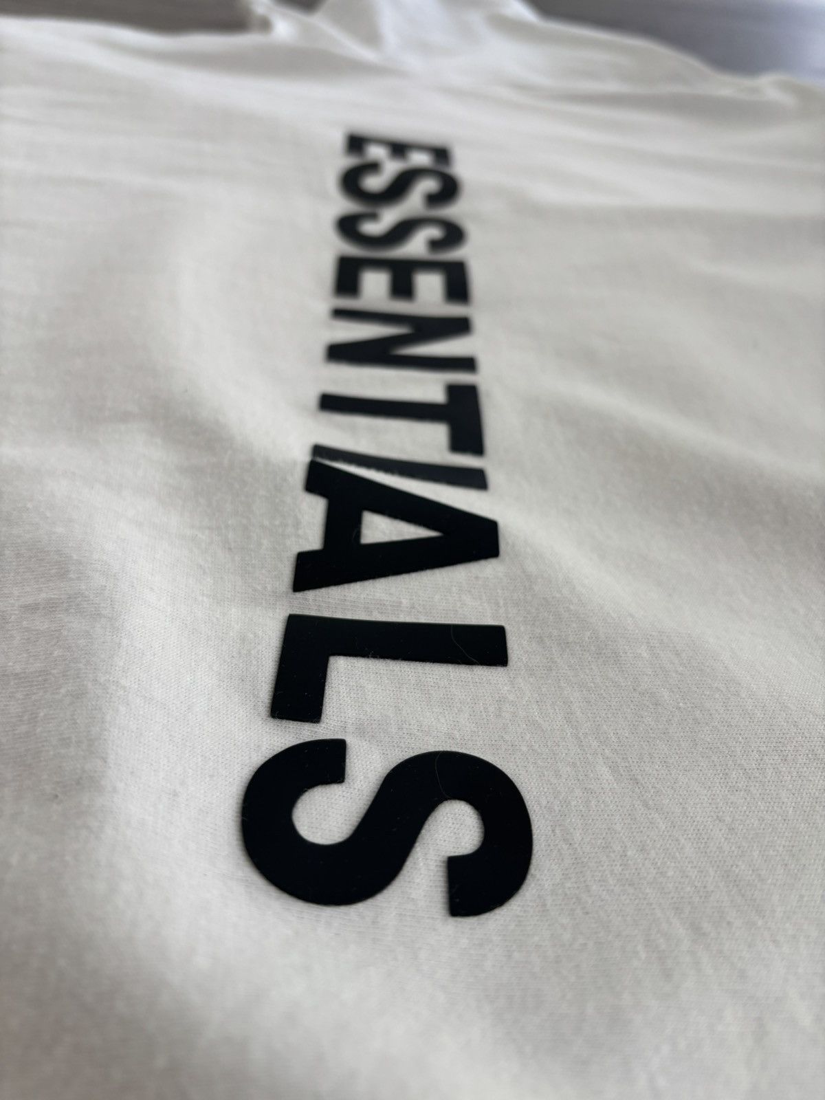 Essentials Essentials White Logo T-Shirt size M Size US M / EU 48-50 / 2 - 12 Thumbnail