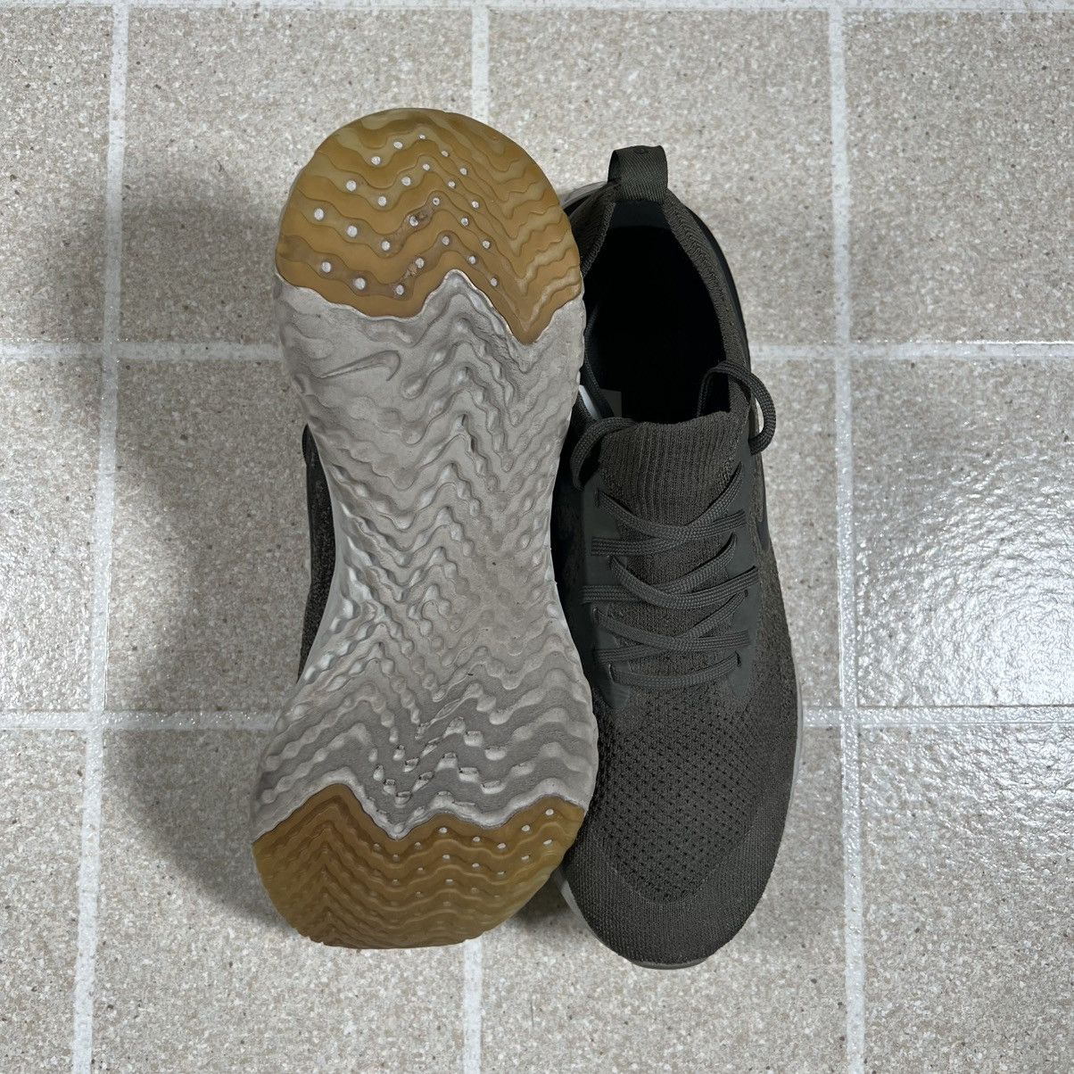 Nike Nike Epic React Flyknit Olive/Mineral Spruce, Size 10, Size US 10 / EU 43 - 4 Thumbnail