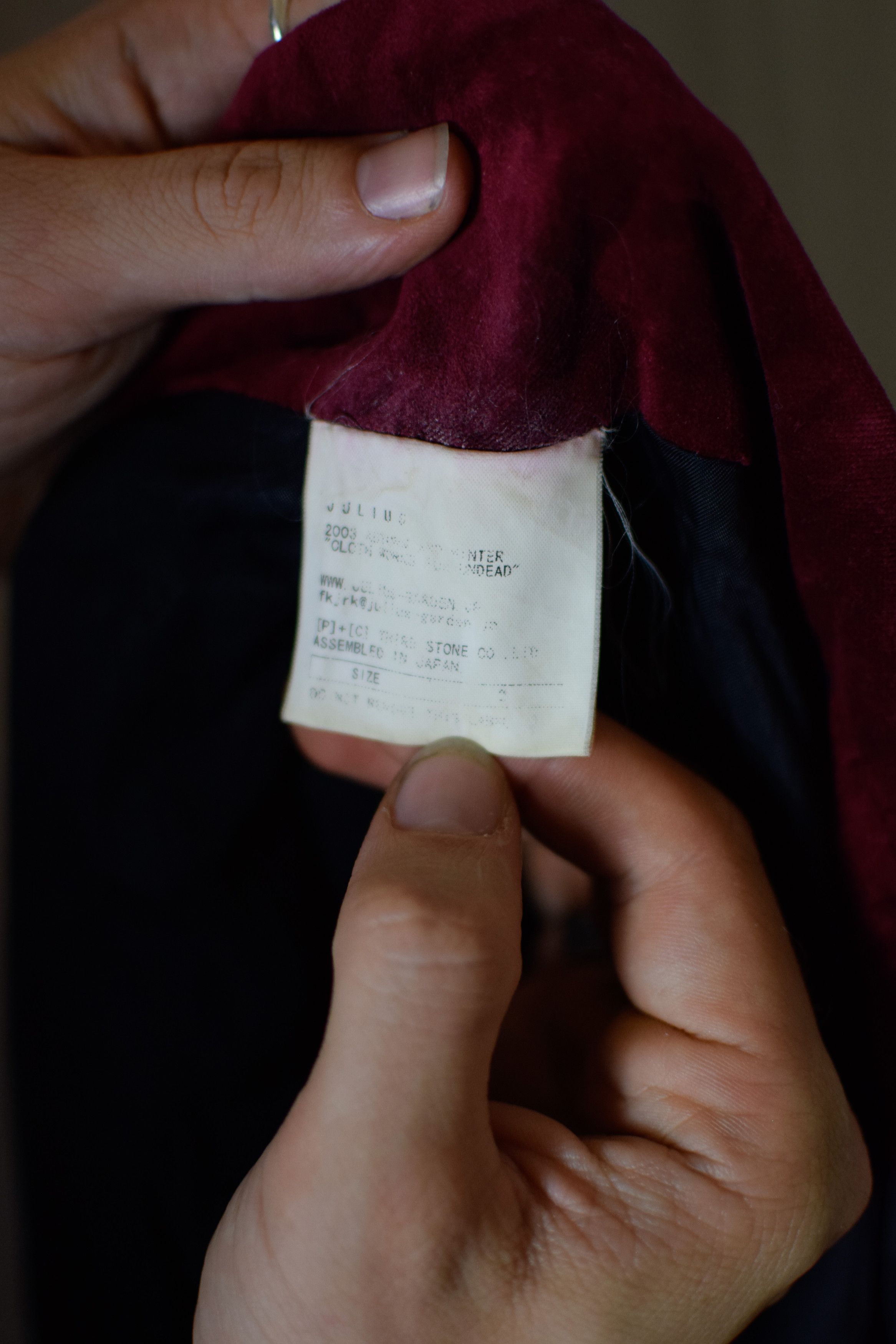Julius Julius AW03 Red Velvet Jacket Size 48R - 10 Thumbnail