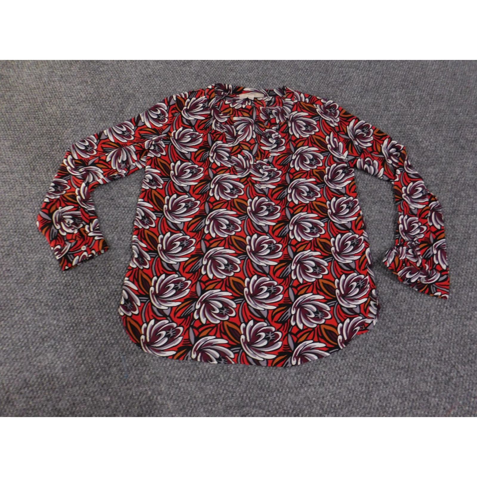 Loft LOFT Blouse Tunic Red Floral Long Sleeve Polyester Women Small Shirt Size S / US 4 / IT 40 - 2 Thumbnail