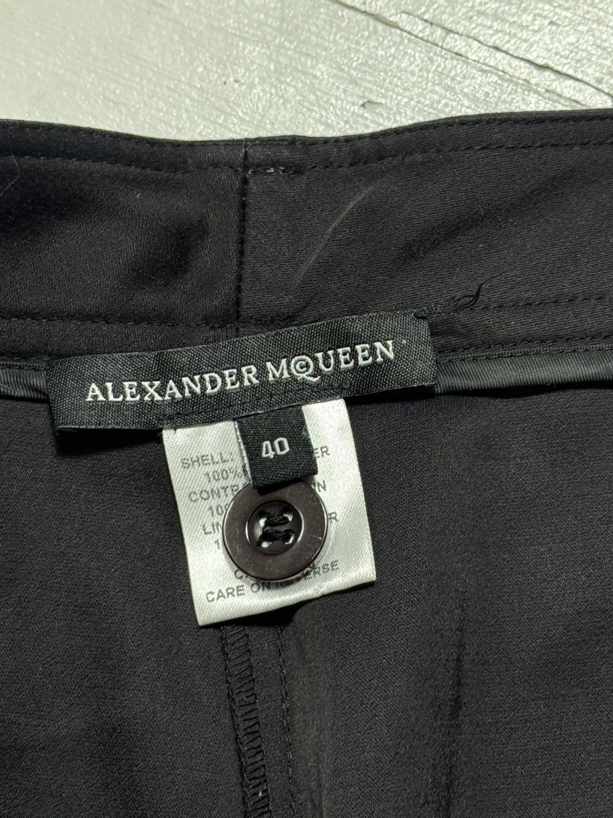 Alexander McQueen VINTAGE ALEXANDER MCQUEEN BASIC SHORTS Size 28" / US 6 / IT 42 - 5 Thumbnail