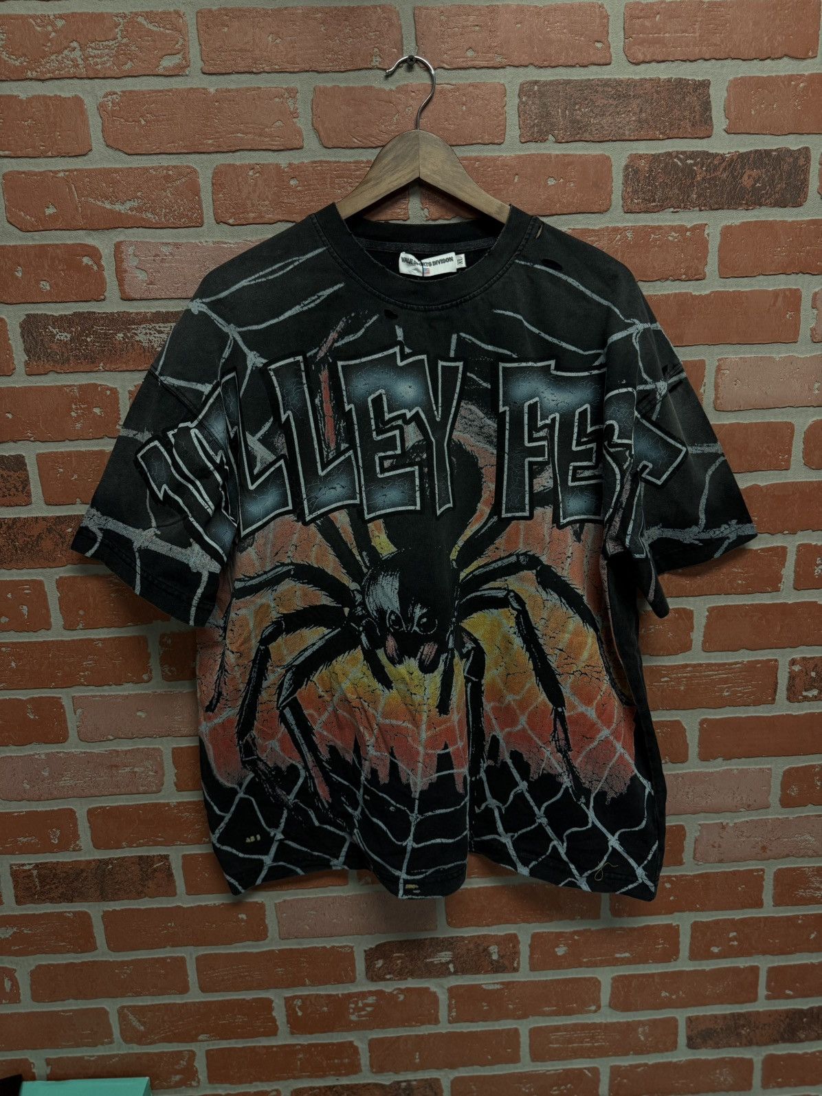 Vale Vale Valley Widow Web Tee Shirt Size XL Brand New Size US XL / EU 56 / 4 - 1 Thumbnail