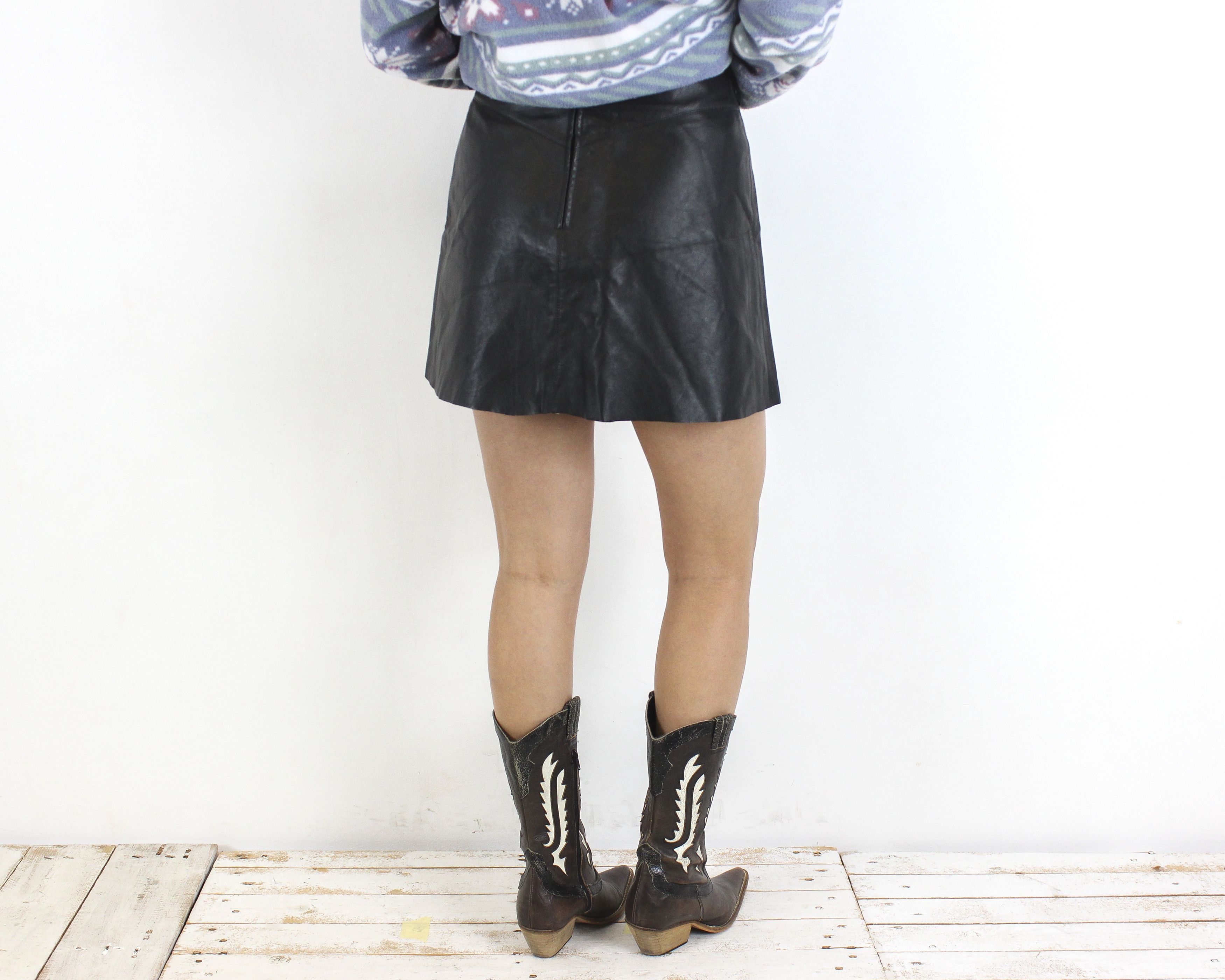Leather × Vintage Women M EU 40 Real Leather Black Mini A-Line Skirt Bottoms Size 28" / US 6 / IT 42 - 3 Thumbnail