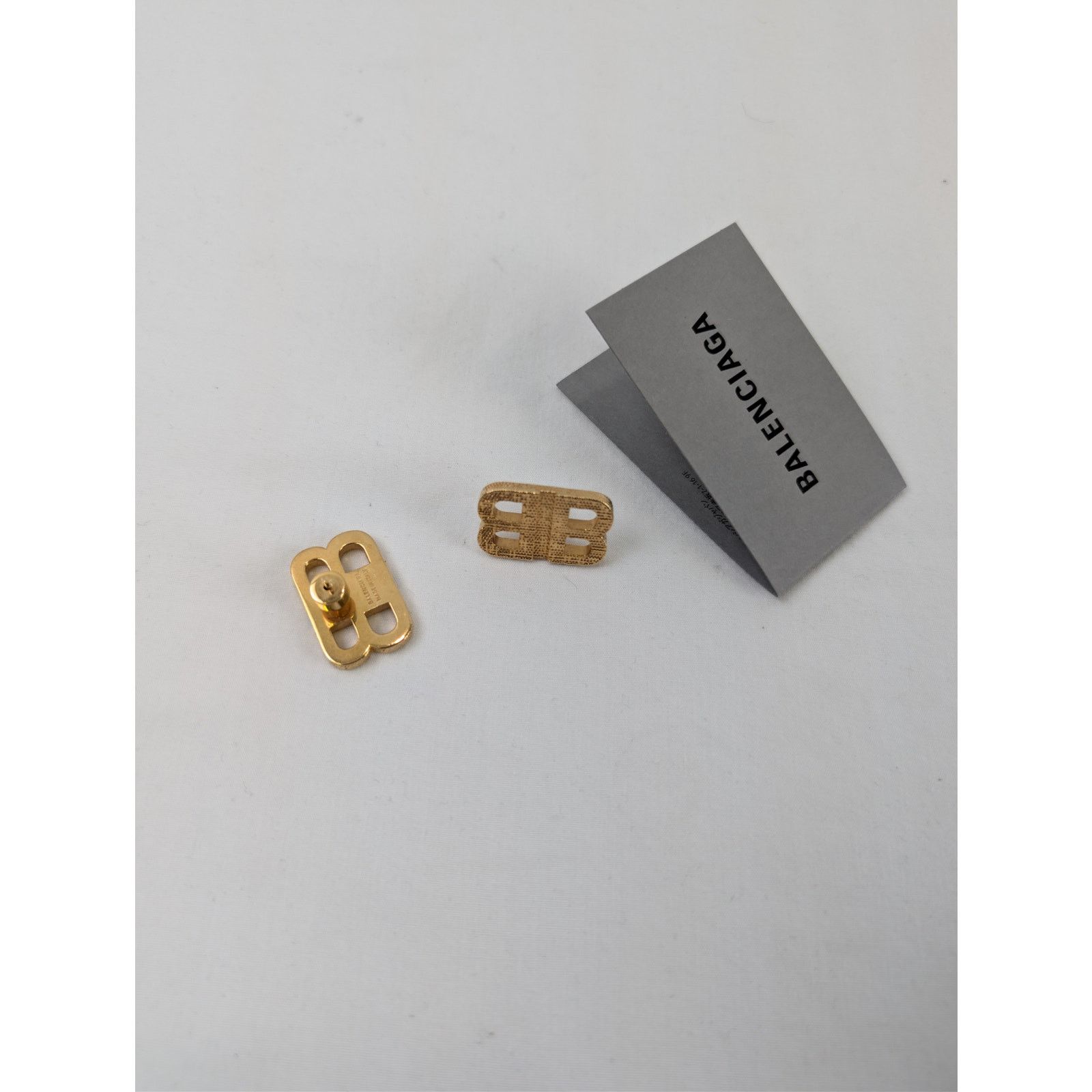 Balenciaga o1rshd1 Size: OS / BB Textured Earrings in Golden Size ONE SIZE - 8 Thumbnail