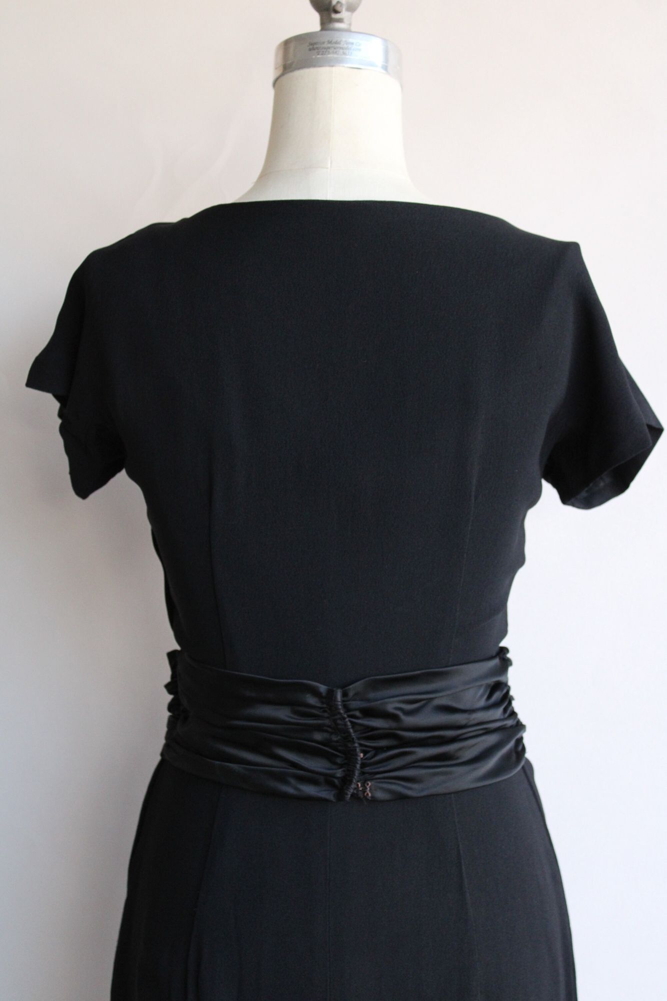 Vintage Vintage 1950s Dress, Black Rayon Dress With Cummerbund Belt Size S / US 4 / IT 40 - 8 Thumbnail