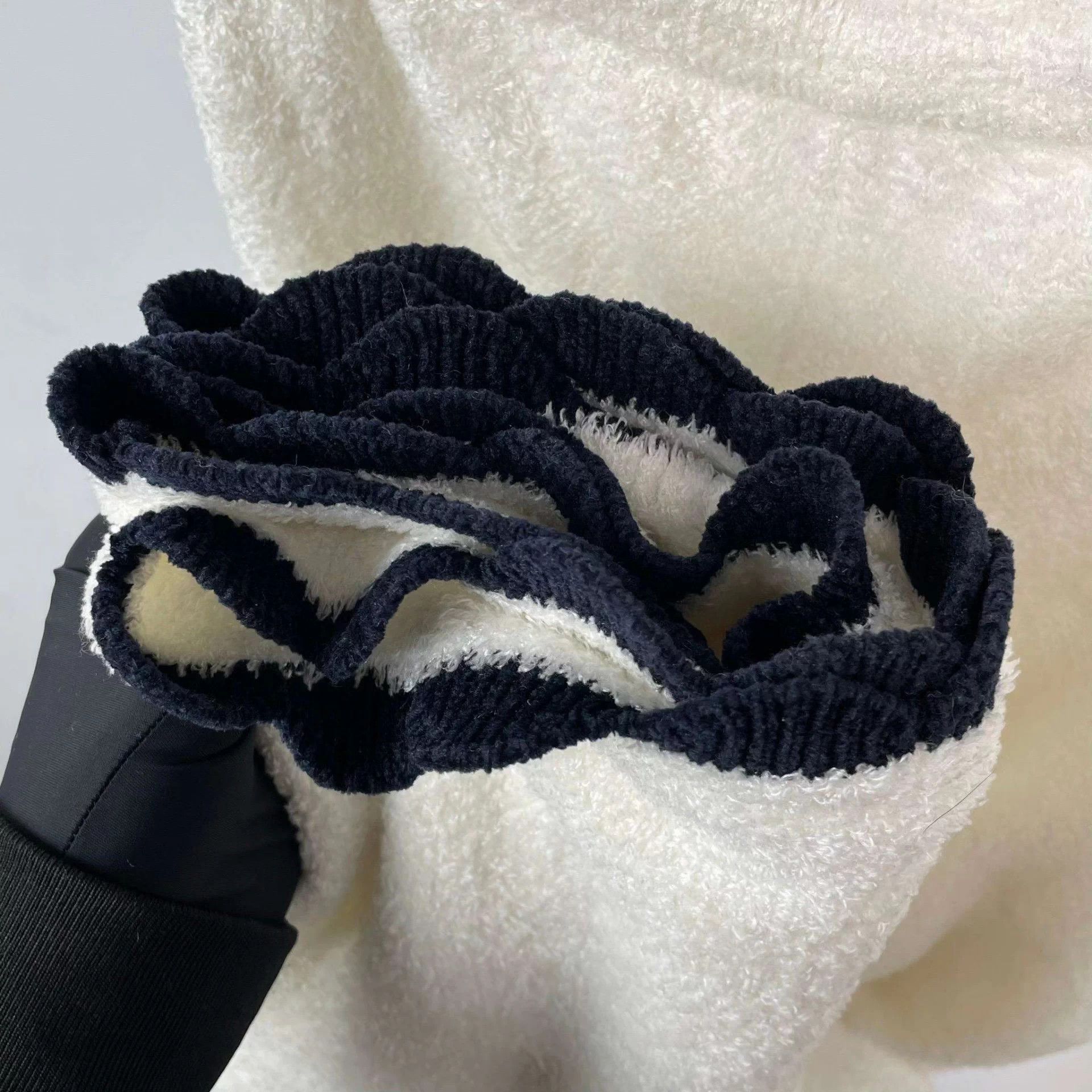 Chanel Chanel White Wavy Blue Trim Wide-Leg Pants 40/26C Size 28" / US 6 / IT 42 - 5 Thumbnail