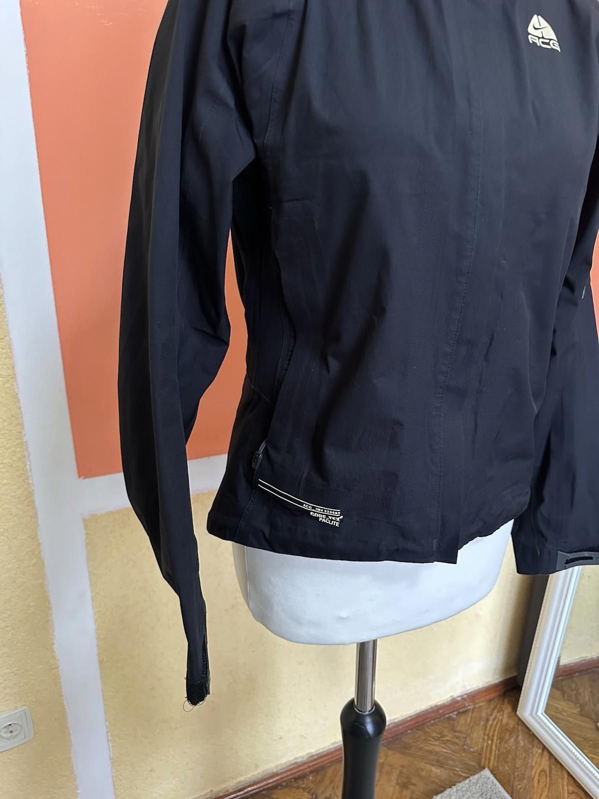 Nike Vintage Nike ACG Gore Tex Black Jacket Sz XS Size XS / US 0-2 / IT 36-38 - 3 Thumbnail