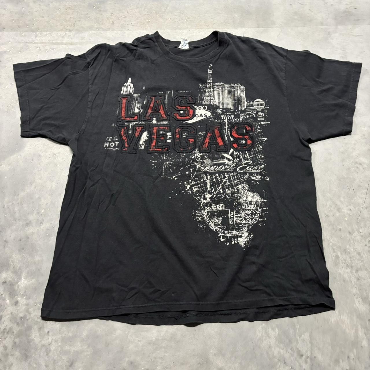 Japanese Brand × Vintage Crazy Vintage Y2K/2000s Grunge Las Vegas Graphic Tee! Size US XL / EU 56 / 4 - 1 Thumbnail