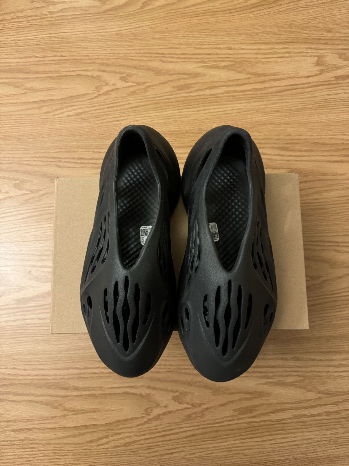 Yeezy Yeezy Foam Runners Onyx Size US 11 / EU 44 - 2 Thumbnail