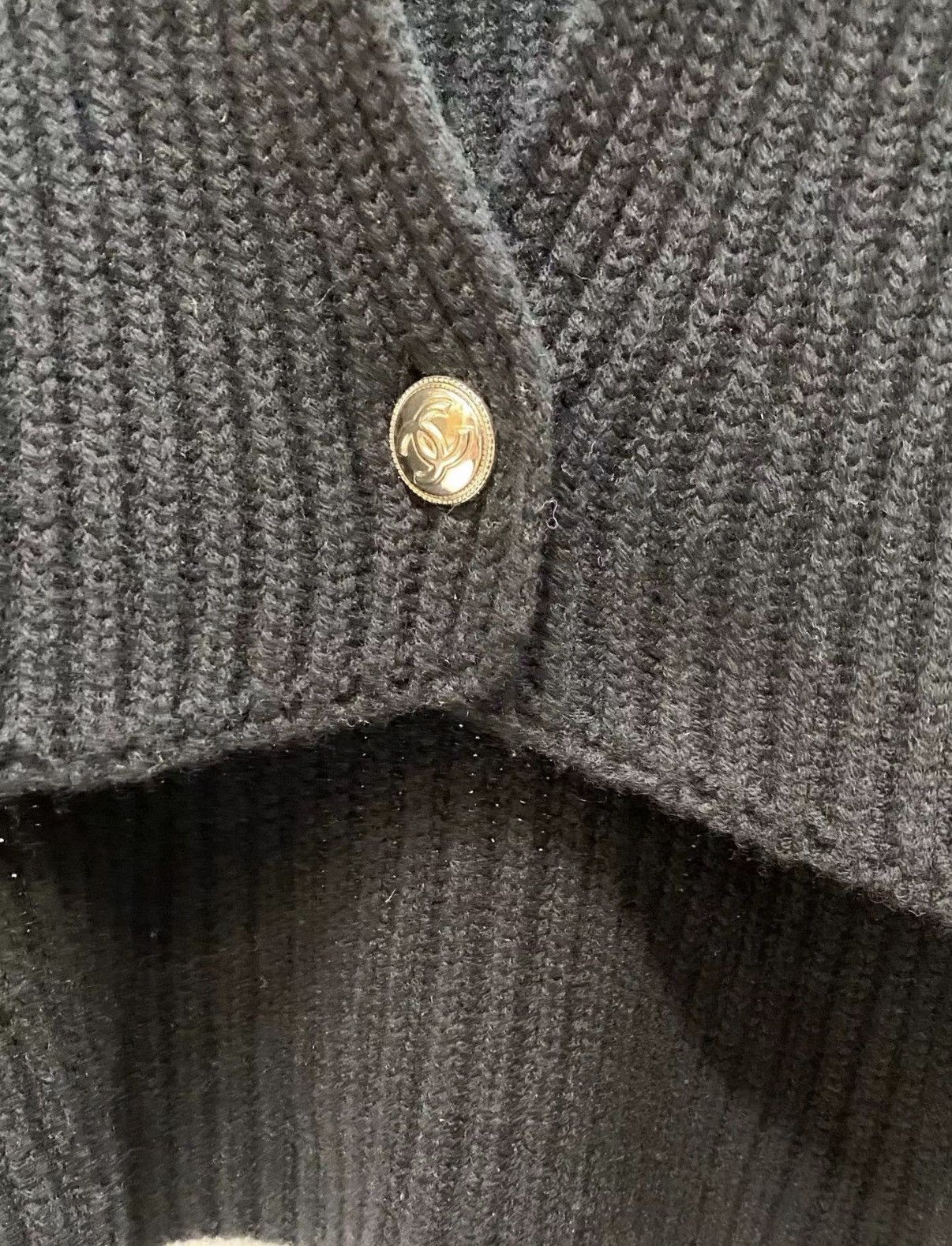 Chanel Chanel Single-Button Cropped Knit Cardigan J33 Size XS / US 0-2 / IT 36-38 - 4 Thumbnail