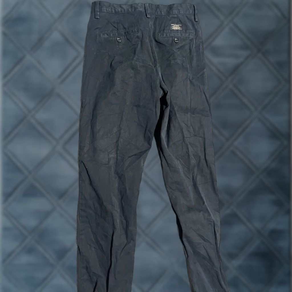 Banana Republic VINTAGE Banana Republic Mens Straight Fit Gavin Chino Pants 32x32 Black Distressed Size US 32 / EU 48 - 1 Thumbnail