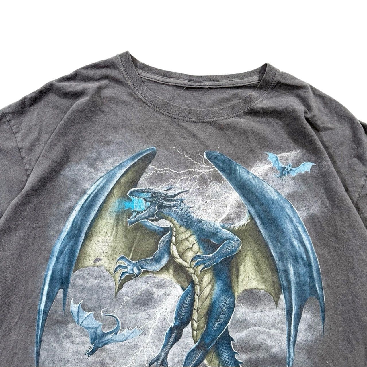 Vintage Vintage 00s Big Print Dragon Flying Graphic T Shirt Size US L / EU 52-54 / 3 - 2 Thumbnail