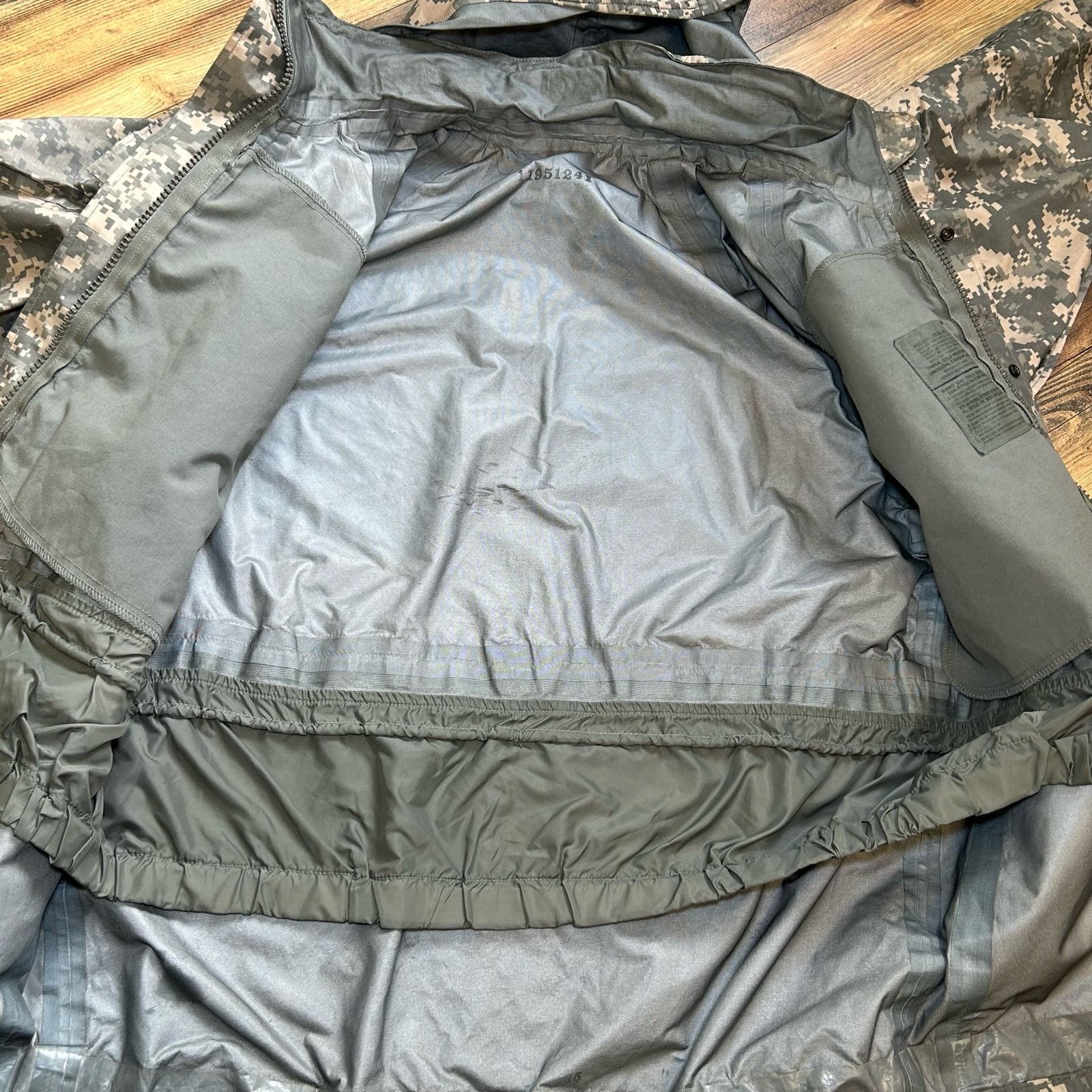 Vintage Camouflage Military Parka Jacket Camo Coat Nylon Hood Medium Size US M / EU 48-50 / 2 - 8 Thumbnail