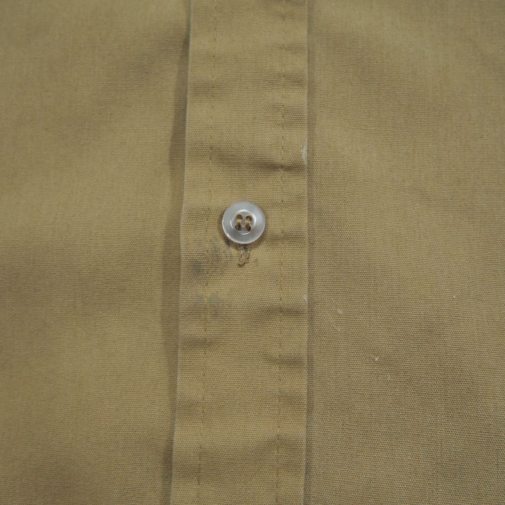 Vintage VINTAGE Unitog Shirt Mens 15 15.5 Tan Khaki Workwear Button Up Long Sleeve 80s Size US L / EU 52-54 / 3 - 4 Thumbnail