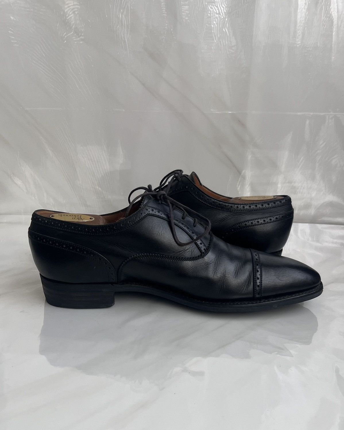 J.M. Weston J.M Weston Black Cap-Toe Quarter Brogue oxford Dress shoe Size US 7 / EU 40 - 6 Thumbnail