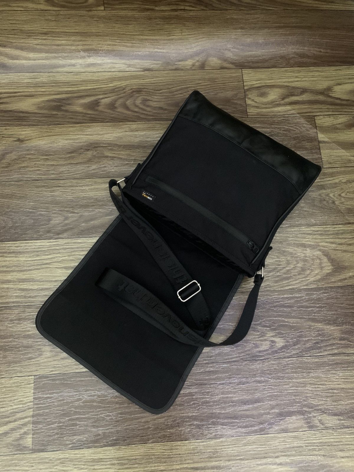 thisisneverthat Japan Vintage Sling Bag THISISNEVERTHAT Size ONE SIZE - 7 Thumbnail