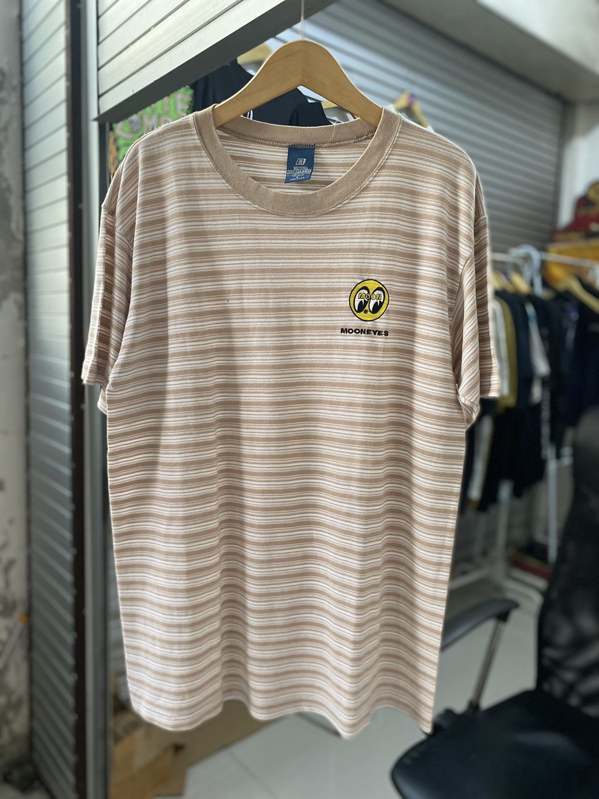 image of Tshirt Vintage Mooneyes in Brown, Men's (Size Large)