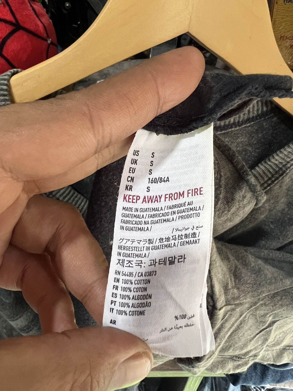 American Eagle Outfitters 🔥American Eagle Outfitters Van Halen Kick Ass Cropped Tees Size US M / EU 48-50 / 2 - 10 Thumbnail