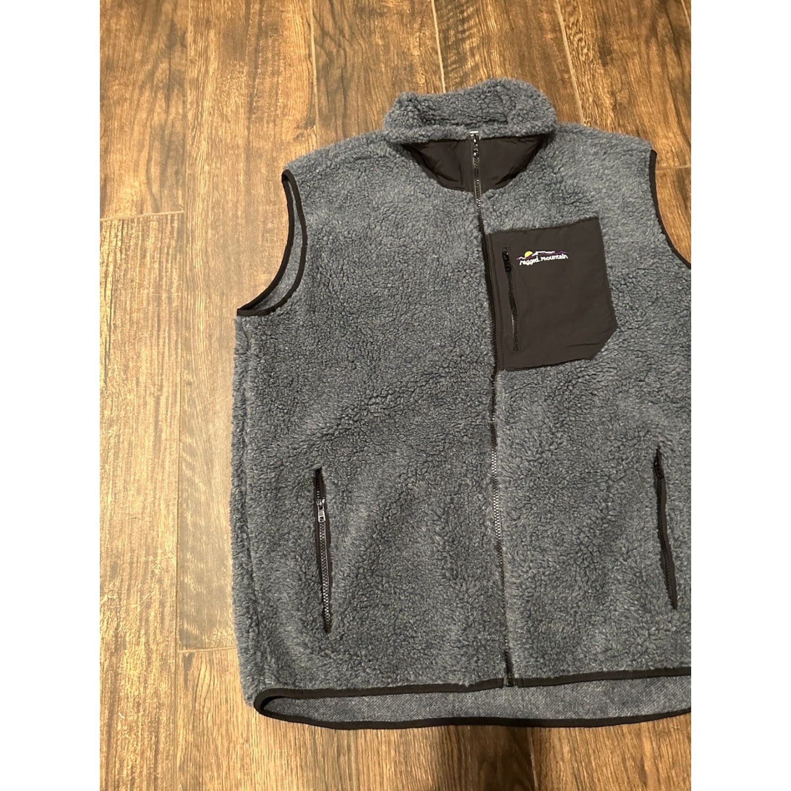 Vintage NWT Ragged Mountain Deep Pile Fleece Vest Mens 2XL Made In USA BLUE GRAY Vest Mens 2XL Blue Grey USA Synchilla Vintage Logo Navy? Size US XXL / EU 58 / 5 - 3 Thumbnail
