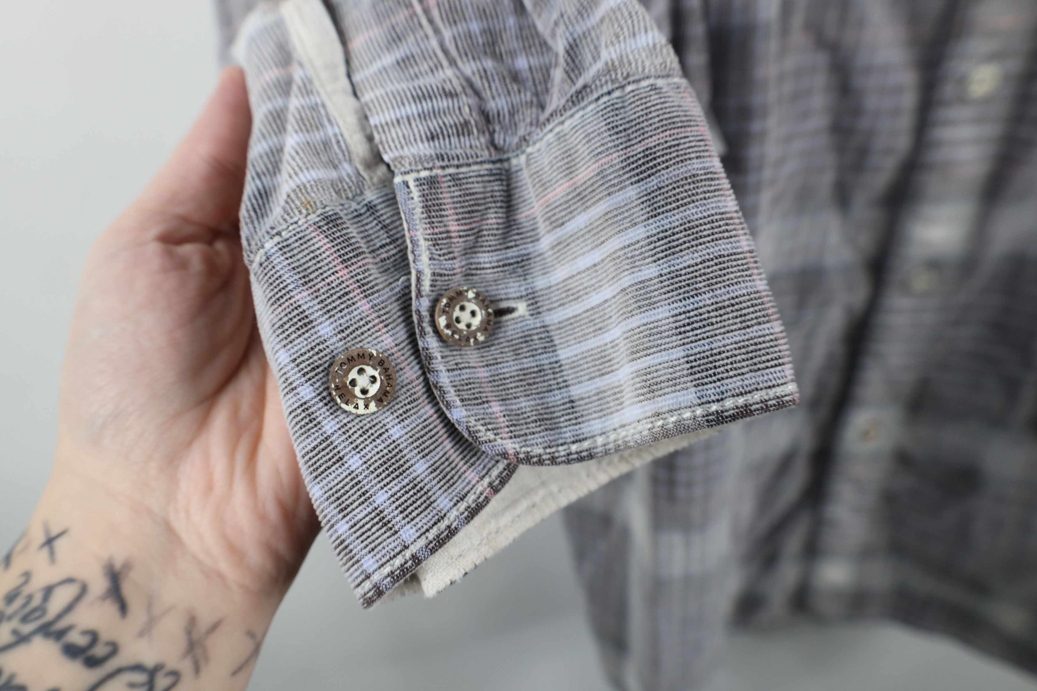 Tommy Bahama × Vintage Vintage Tommy Bahama Corduroy Collared Button Shirt Plaid Size US XXL / EU 58 / 5 - 5 Thumbnail