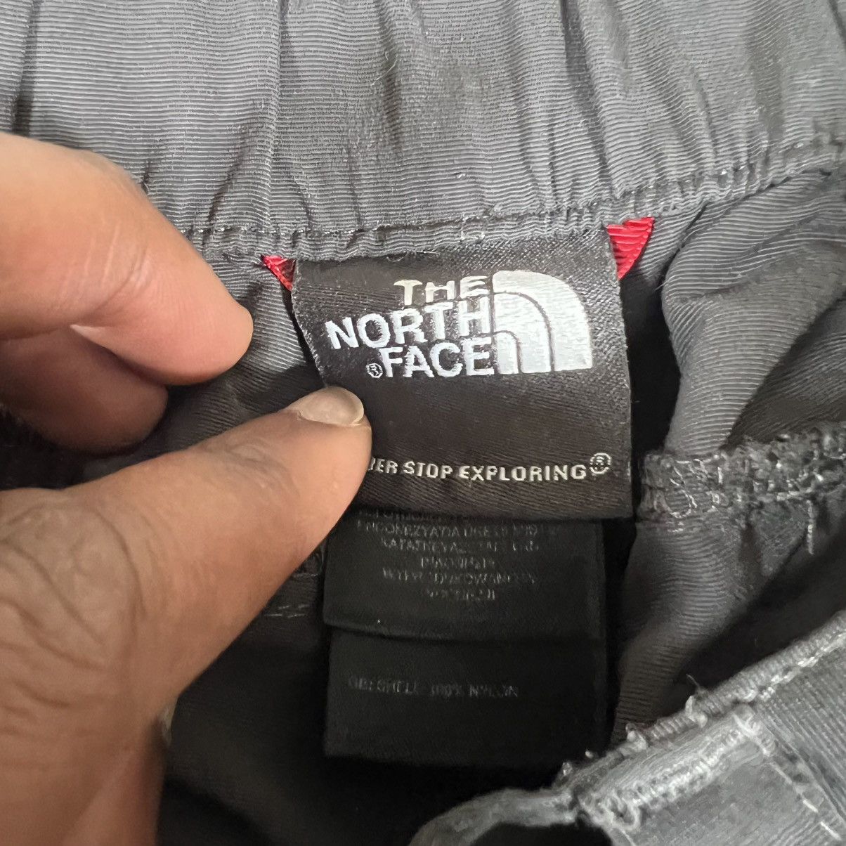 The North Face The North Face Zip Off Convertible Pant Gray Hiking Outdoors Size US 28 / EU 44 - 6 Thumbnail