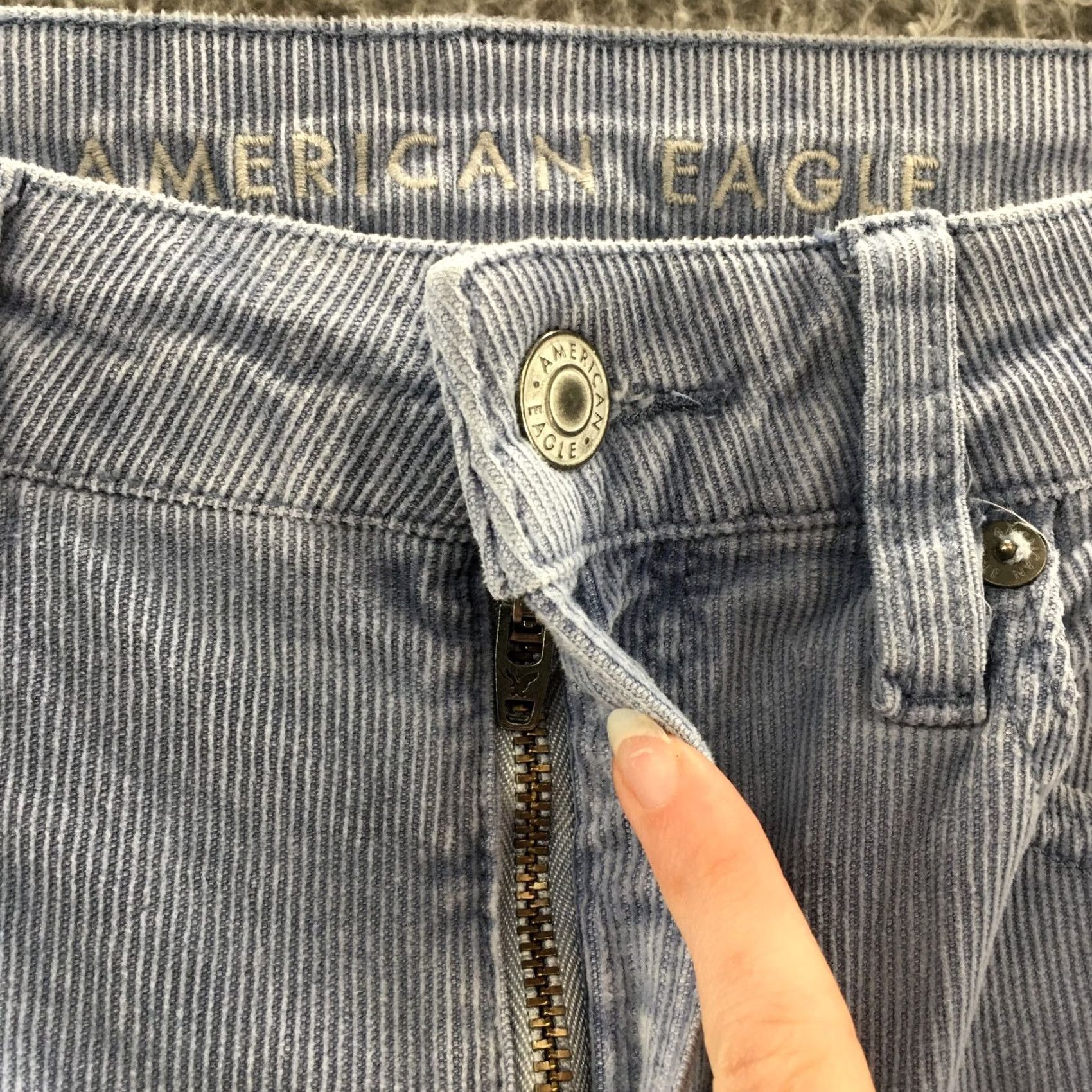 American Eagle Outfitters American Eagle Mom Straight Corduroy Pants Women 2S Blue Button Straight Womens 28in Waist 25.5in Inseam Corduroy Pants Blue Button Size 26" / US 2 / IT 38 - 3 Thumbnail