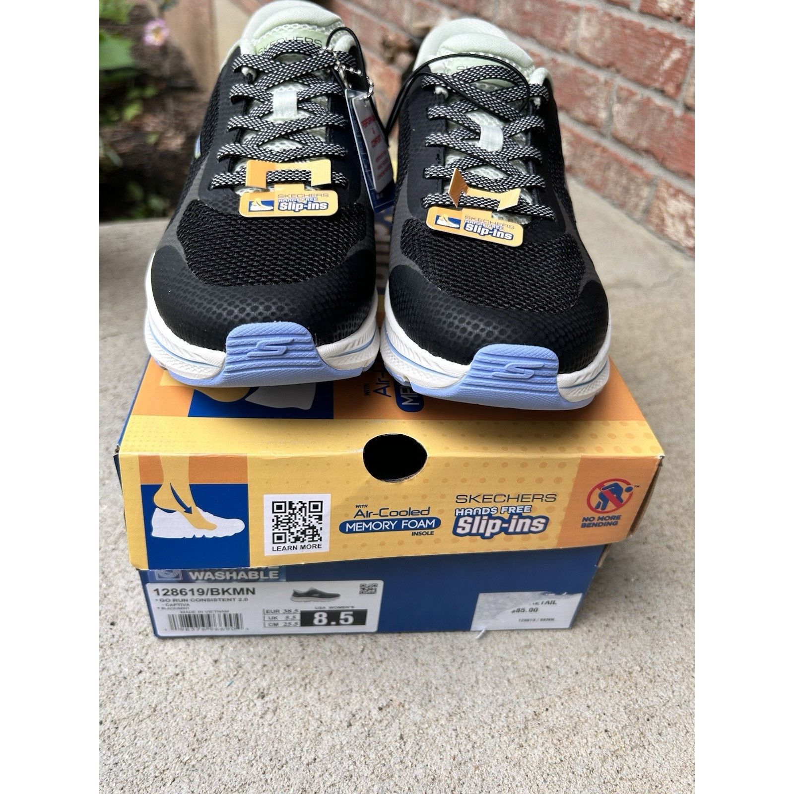 SKECHERS Woman's Shoes SKECHERS Go Run 2.0 Captiva Slip-Ins Sz 8.5 Size US 8.5 / IT 38.5 - 8 Thumbnail
