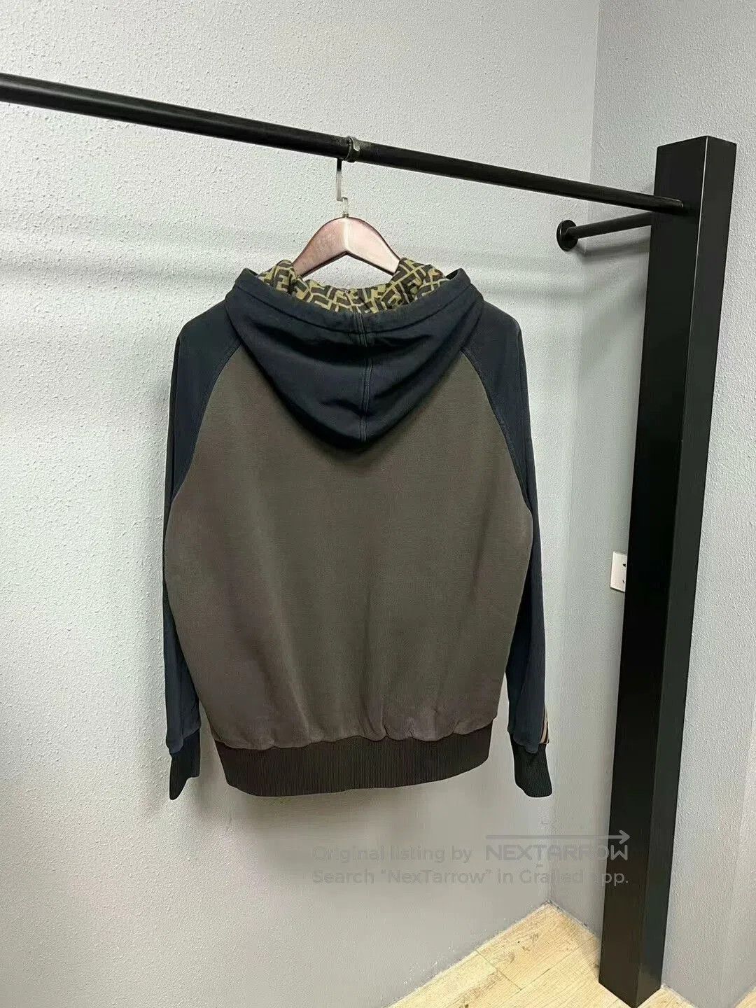 Fendi Fendi Hooded Sweatshirt with Logo Trim. Size US M / EU 48-50 / 2 - 2 Thumbnail