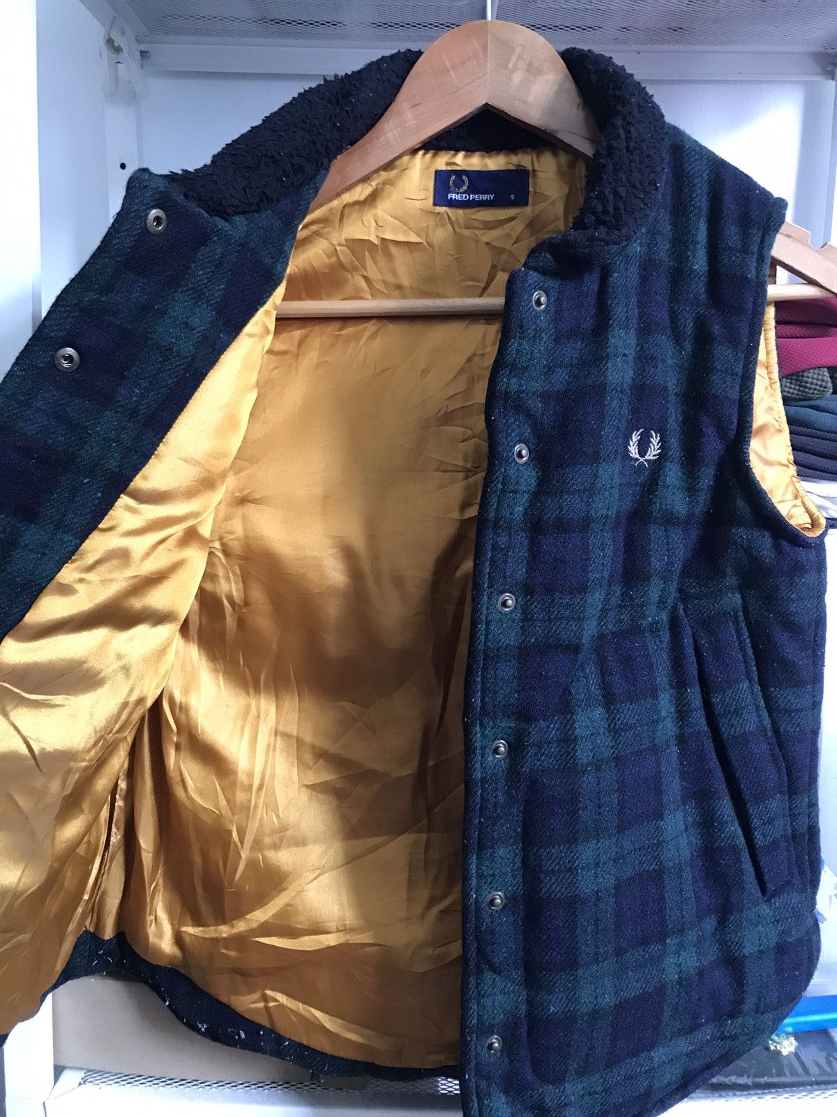 Fred Perry × Vintage VTG FRED PERRY Faux Fur Vest for Men Size US S / EU 44-46 / 1 - 6 Thumbnail