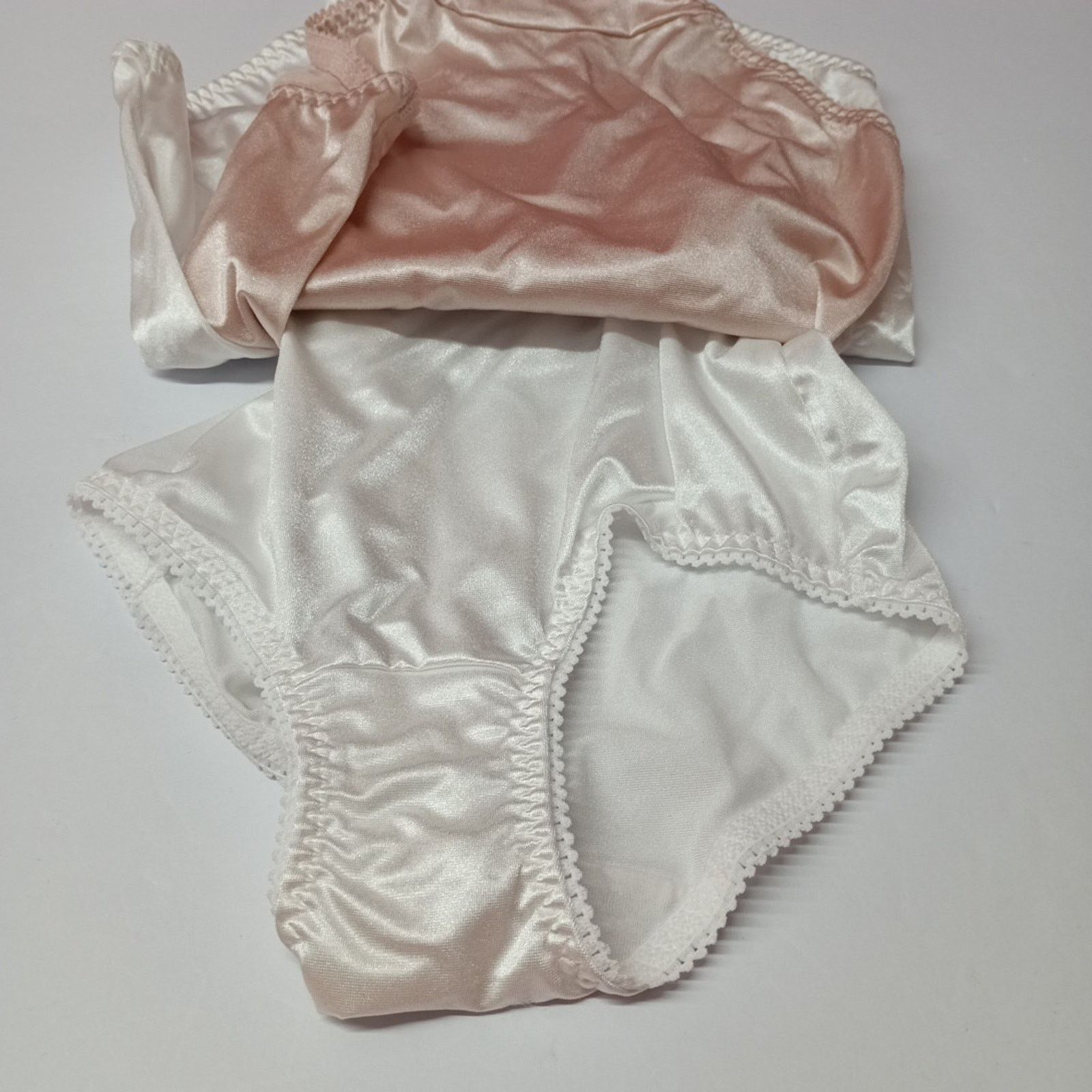 Other Vanity Fair Light Control Undershapers 3 Pack Brief S/5 Size ONE SIZE - 4 Thumbnail