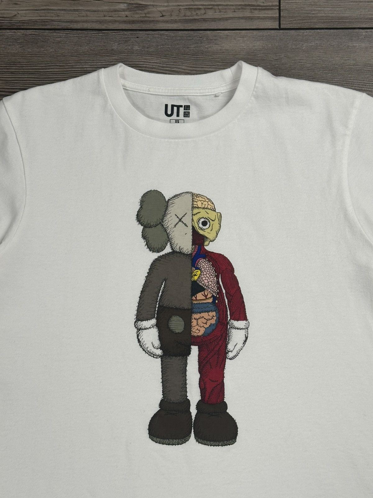 Kaws × Uniqlo Uniqlo x Kaws Flayed Anatomy T Shirt Size US XS / EU 42 / 0 - 2 Thumbnail