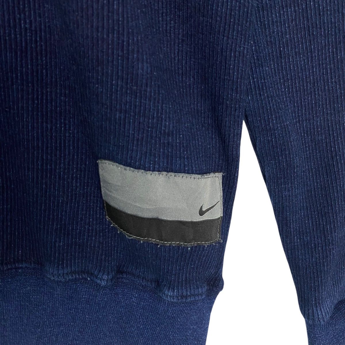 Vintage Vintage Nike Sweatshirt Small Logo Embroidery NavyBlue SizeM Size US M / EU 48-50 / 2 - 5 Thumbnail