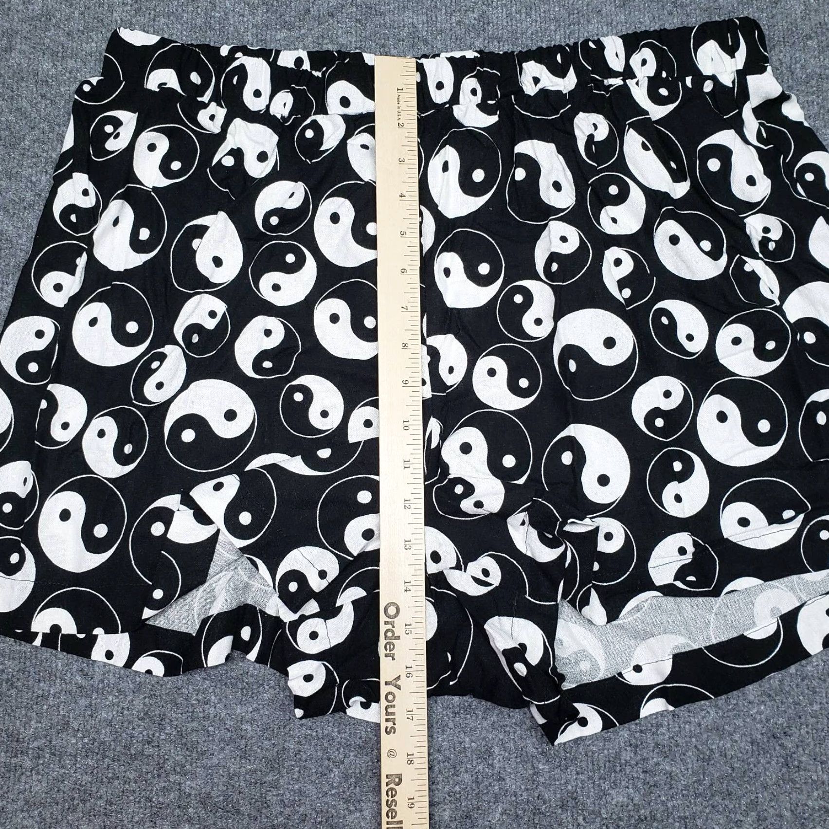 Vintage Rue21 Shorts Womens Plus 2X Black Yin Yang High Rise Linen Rayon Comfort Elastic Waist New Size 40" / US 18 - 6 Thumbnail