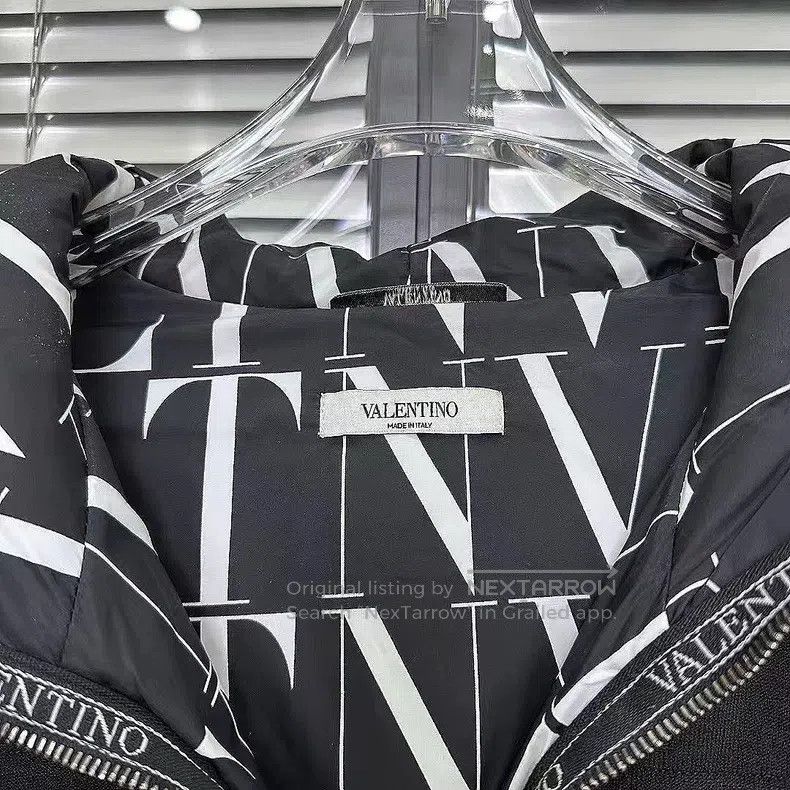 Valentino Valentino Simple big logo black cotton clothes Size US M / EU 48-50 / 2 - 3 Thumbnail