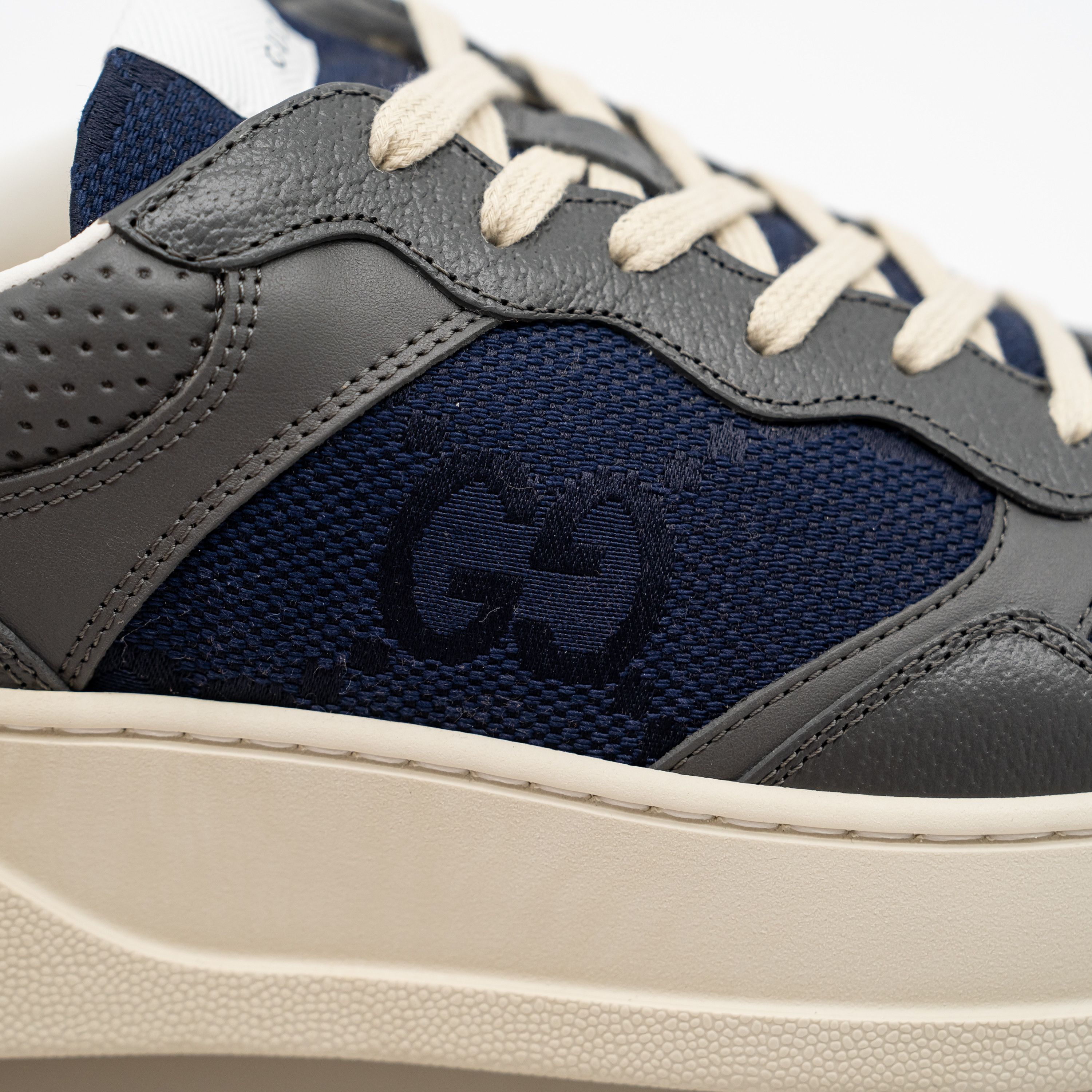 Gucci 12G 12.5 US Gucci GG Chunky B Sneakers Navy Blue White GG Size US 12.5 / EU 45-46 - 9 Thumbnail