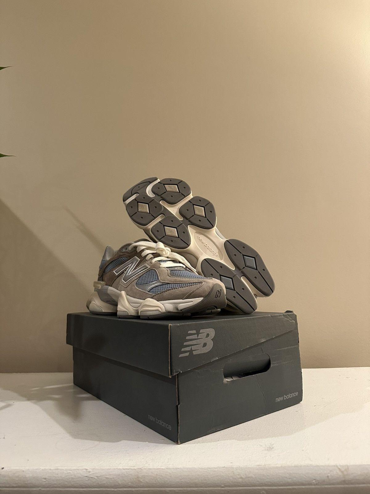 New Balance New Balance 9060 ‘Cherry Blossom Pack’ Size US 10 / EU 43 - 2 Thumbnail