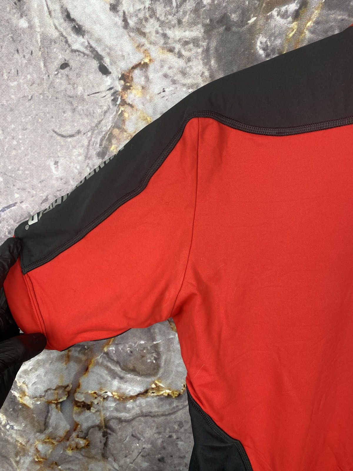 GOREWEAR Men’s Gore Bake Wear Windstopper Jersey Size Medium Size US M / EU 48-50 / 2 - 14 Thumbnail