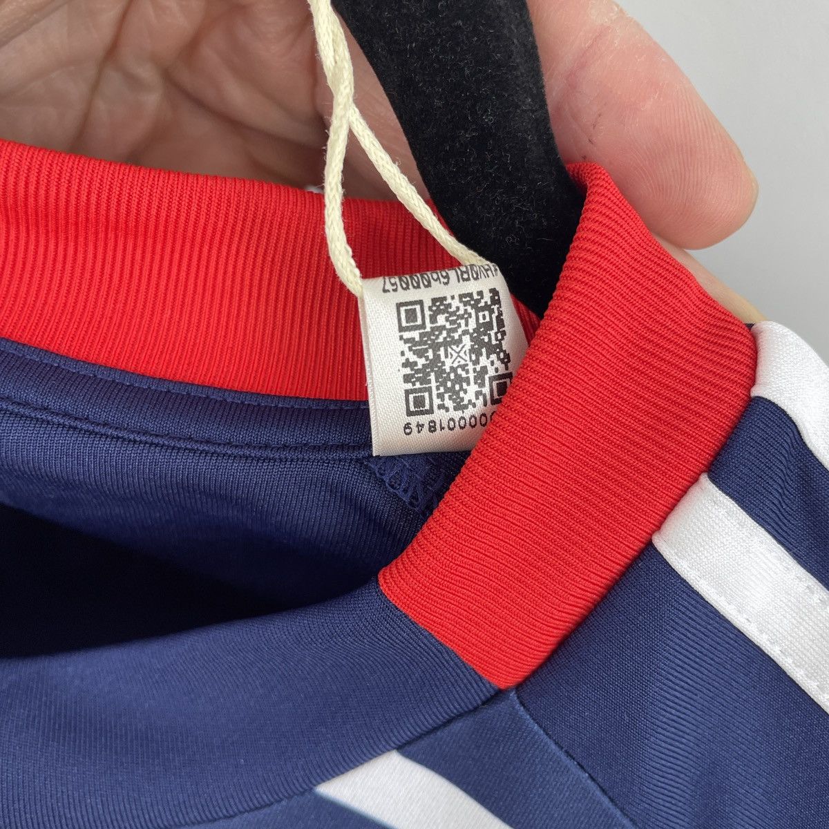 Adidas Hamburg SV Noah Katterbach Away Adidas Jersey 2024/2025 BNWT Size US L / EU 52-54 / 3 - 11 Thumbnail