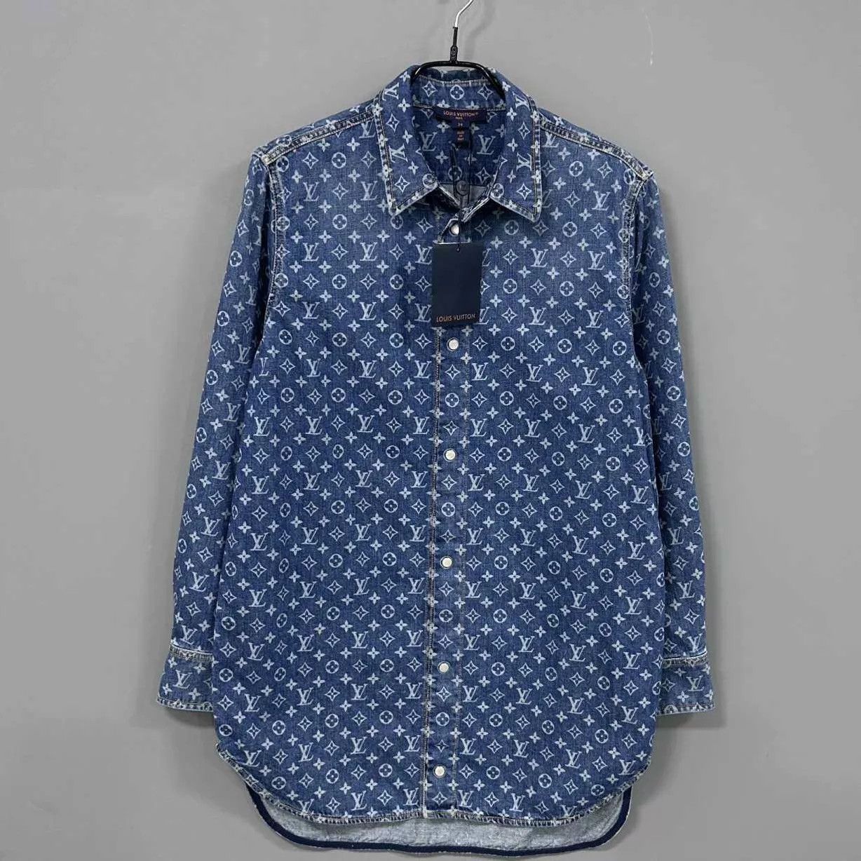 Louis Vuitton New Louis Vuitton 25 Monogram Denim Shirt Women's 34 Size XS / US 0-2 / IT 36-38 - 1 Thumbnail