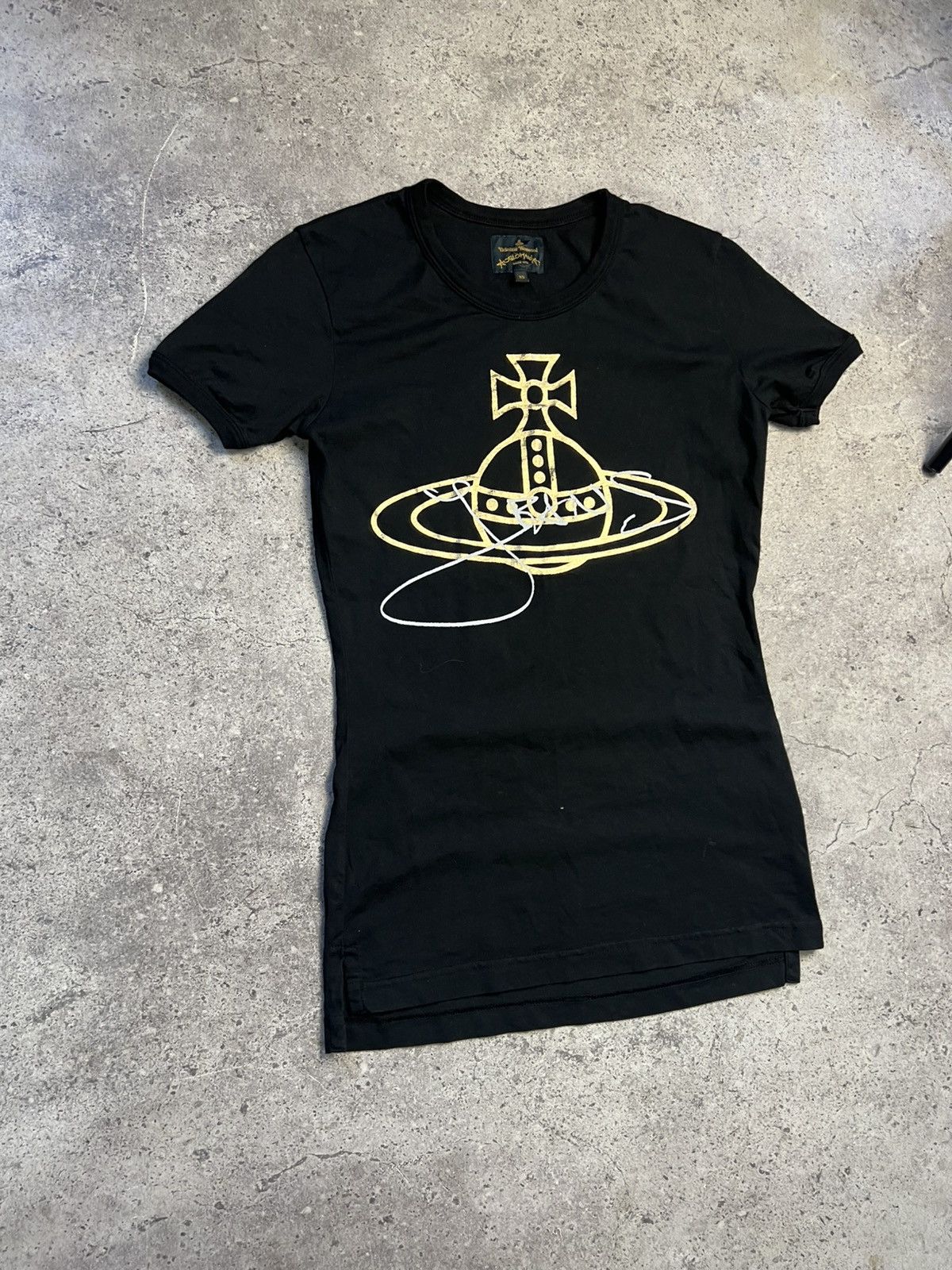 Vivienne Westwood VIVIENNE WESTWOOD T-SHIRT BIG LOGO GRAPHIC DESIGN Size US XS / EU 42 / 0 - 4 Thumbnail