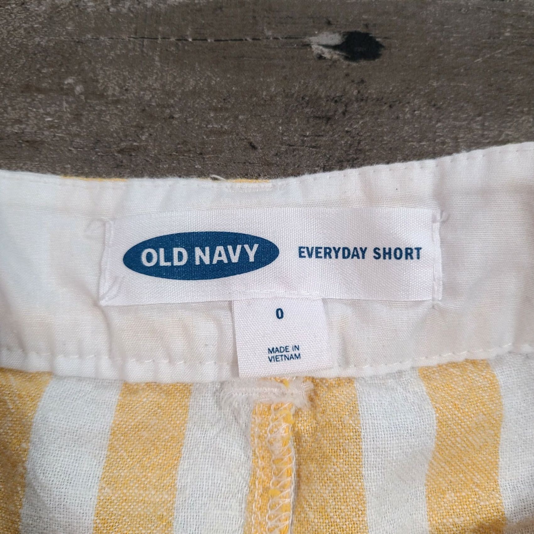 Old Navy Old Navy Womens Shorts Yellow Hot Pants Casual Linen Blend Striped Mid-Rise Size 0 Size 28" / US 6 / IT 42 - 3 Thumbnail