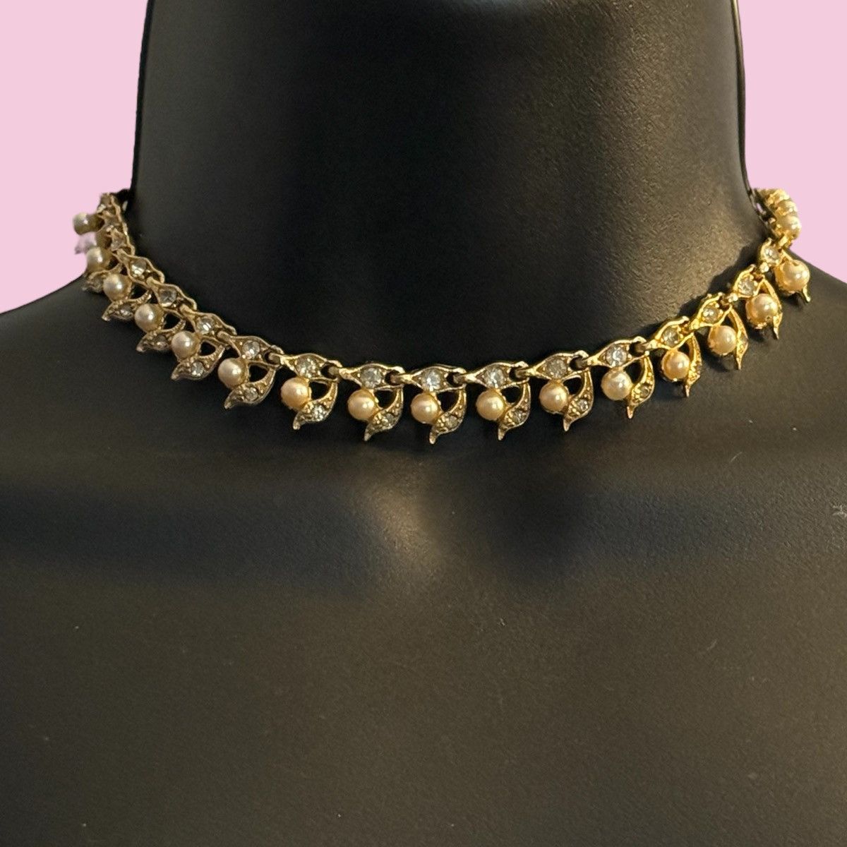 Vintage Vintage gold rhinestone and pearls leaf vine choker necklace Size ONE SIZE - 1 Thumbnail