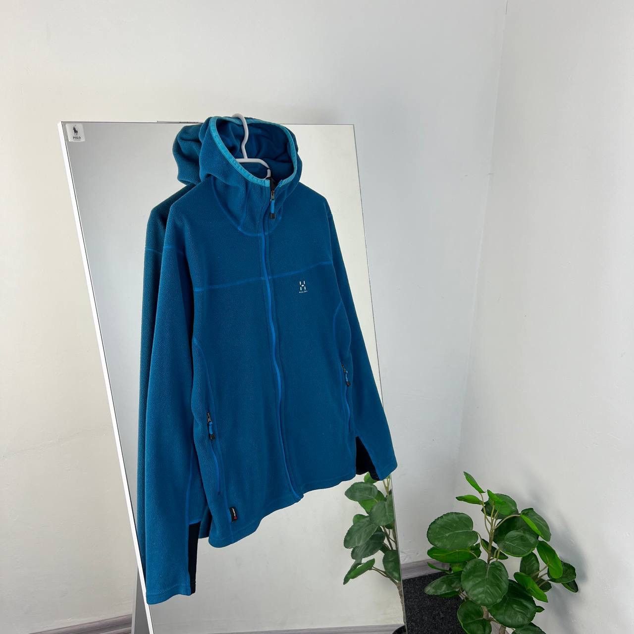 Vintage Vintage Y2K Haglofs Mini Logo Zip Up Hoodie Streetwear 90s Size US L / EU 52-54 / 3 - 1 Thumbnail